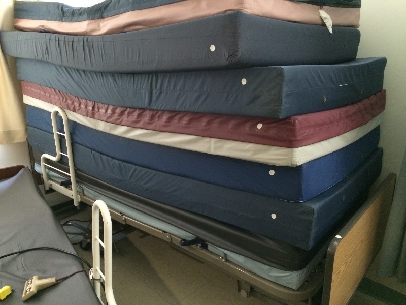 Hospital bed mattress