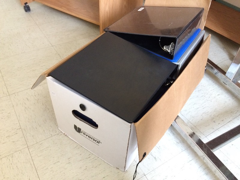 Box of 3 ring binders