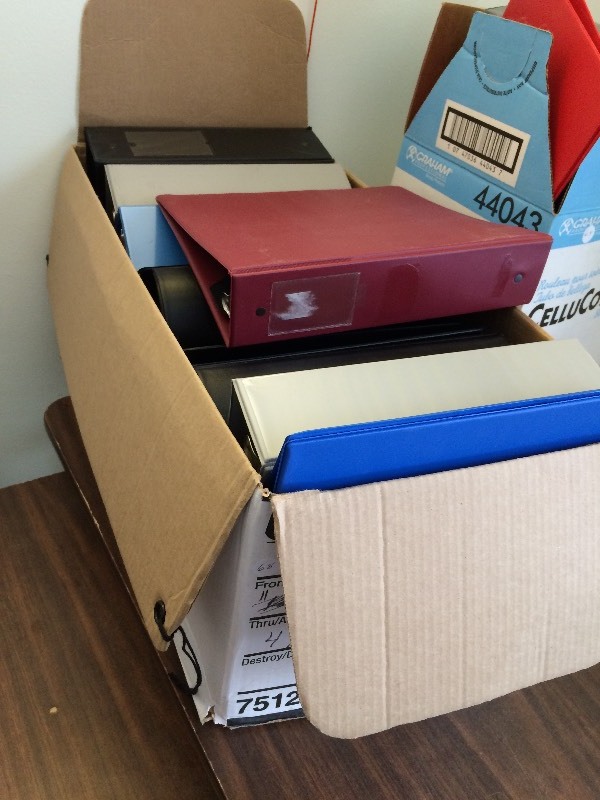 Box of 3 ring binders