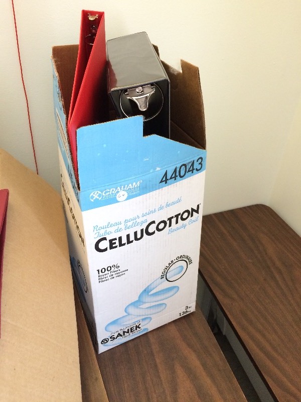 Box of 3 ring binders