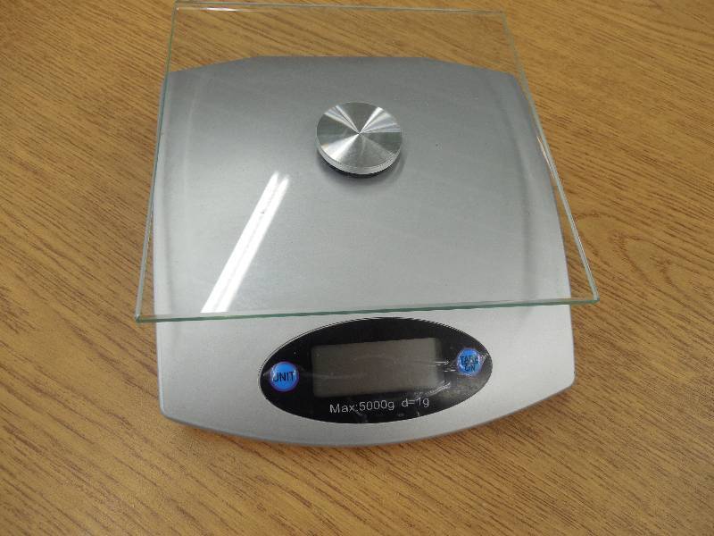 Food Scale, Digital Kitchen Scale with Glass Platform & LCD Backlight