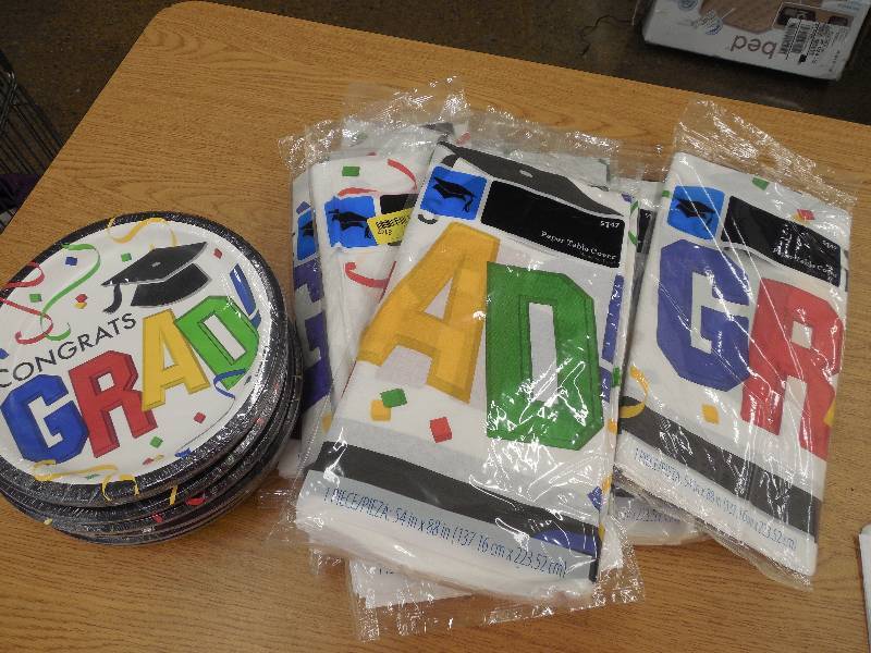 Graduation table Covers & Plates Lot