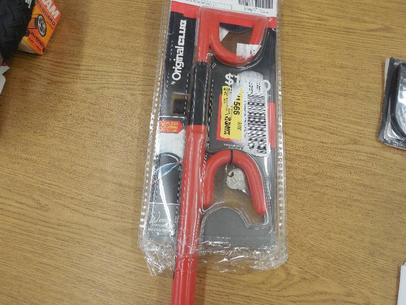 The Club 1000 Original Club Steering Wheel Lock, Red