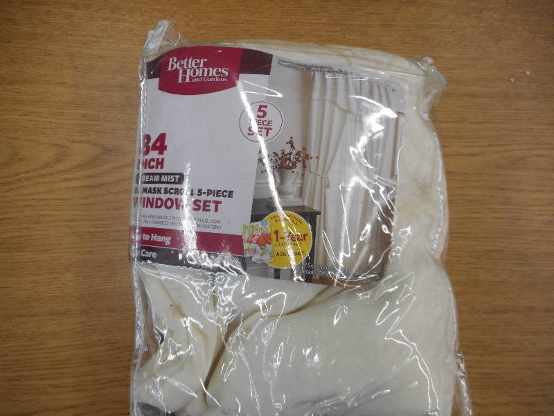 BETTER HOMES 8 INCH 5 PIECE WINDOW SET