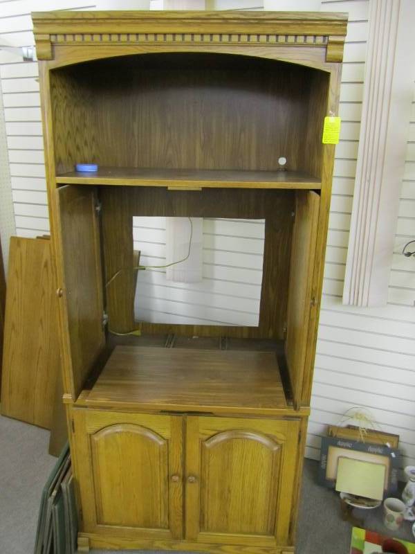 oak wall entertainment cabinet, wit...