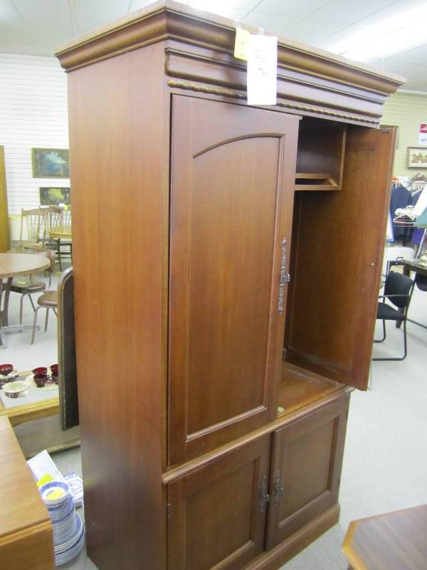 Entertainment center wired for AC a...