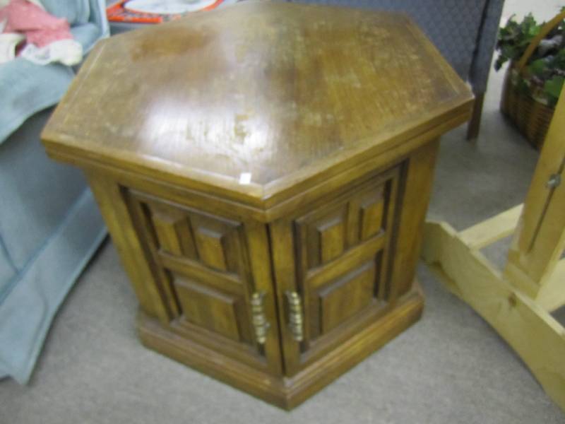 End table, 23 across, 20 tall...