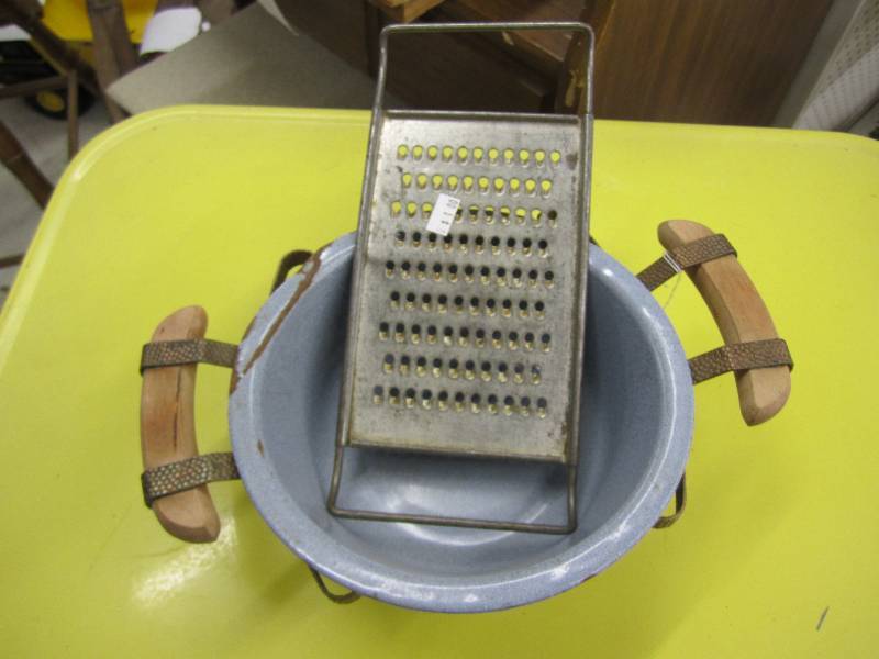 vintage kitchen ware...