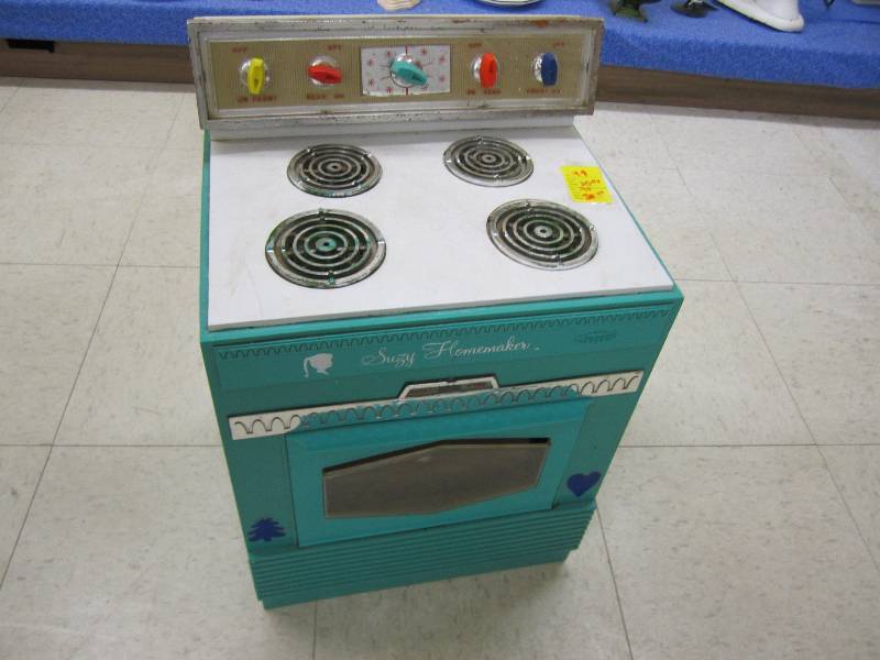 Vintage toy stove, 19 tall...
