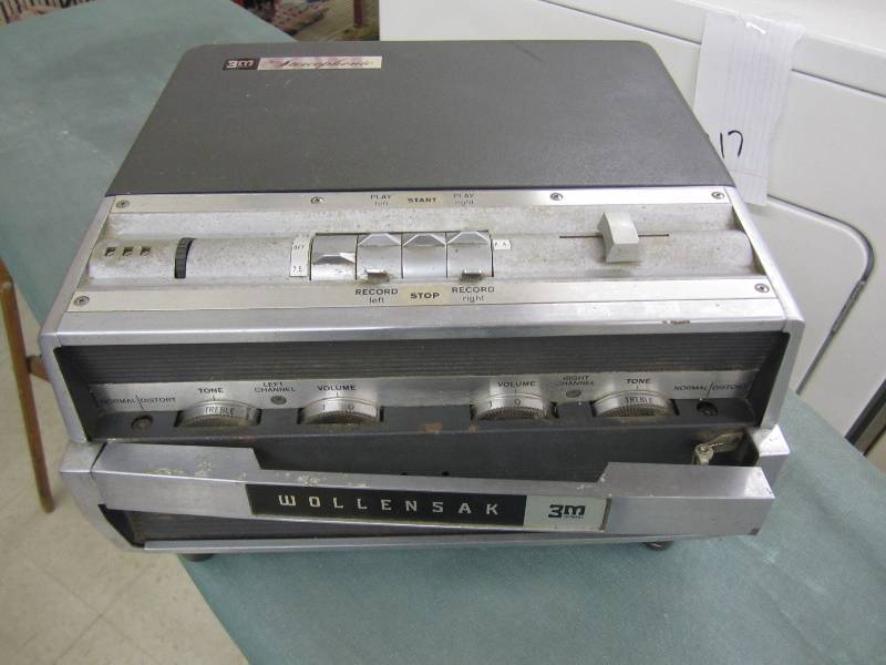Vintage Wollensak radio...