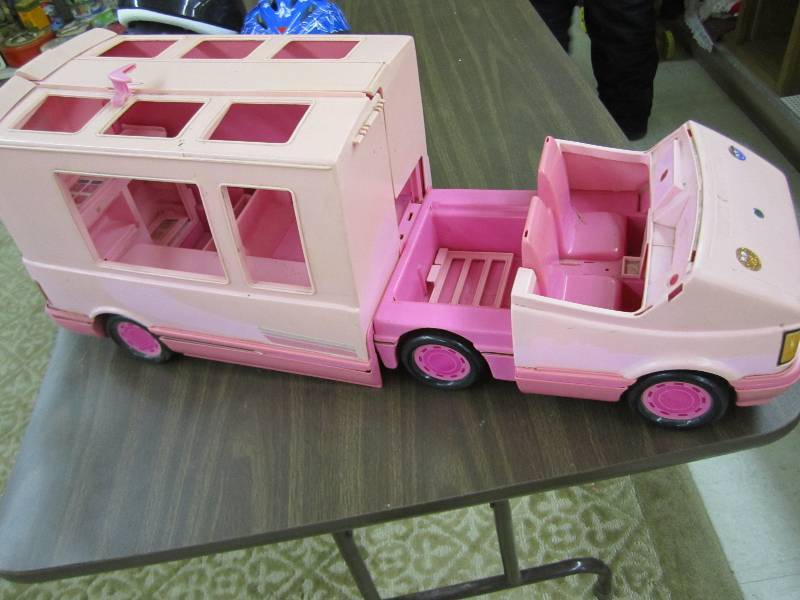 Barbie bus...