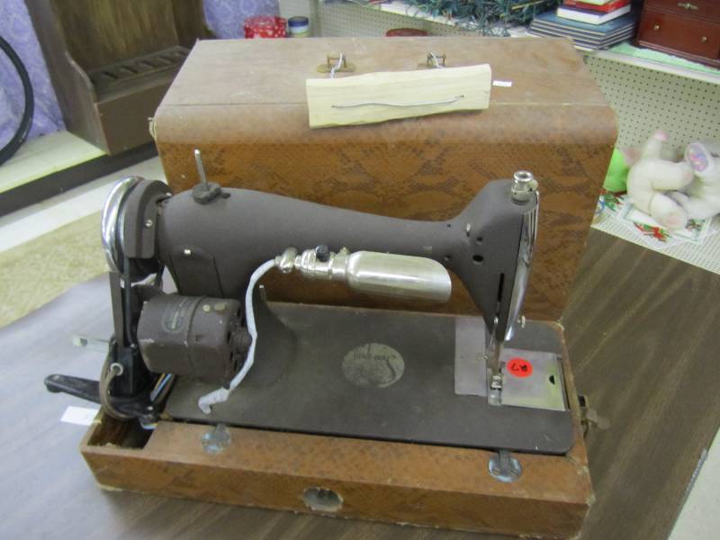 Antique Sew Gem sewing machine in c...