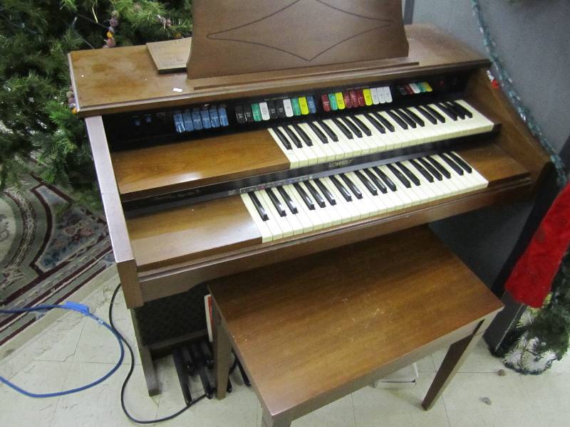 Lowrey electric organ...