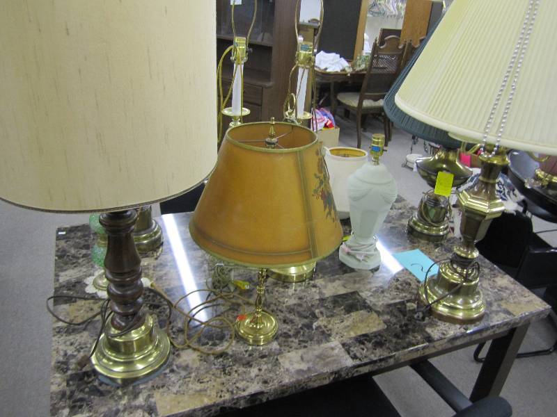 Lot of 11 electric lamps...