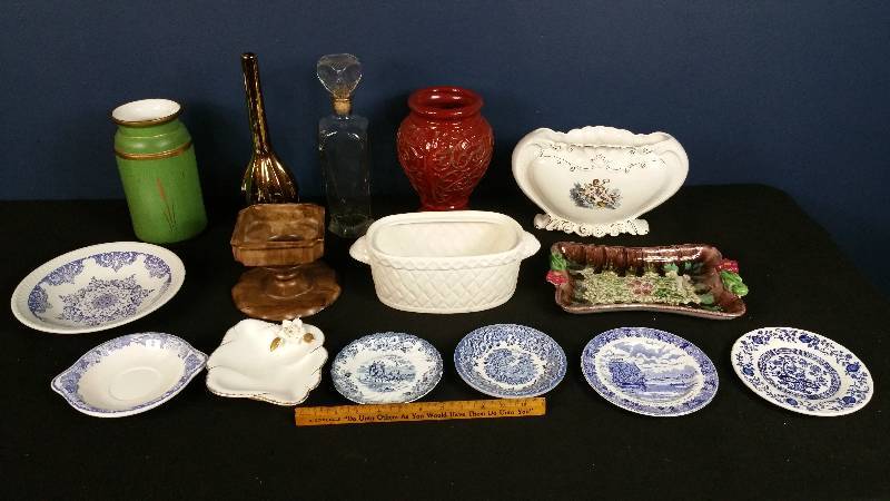 lot 117 image: Large Lot of Blue & White, Ceramic, Etc.
