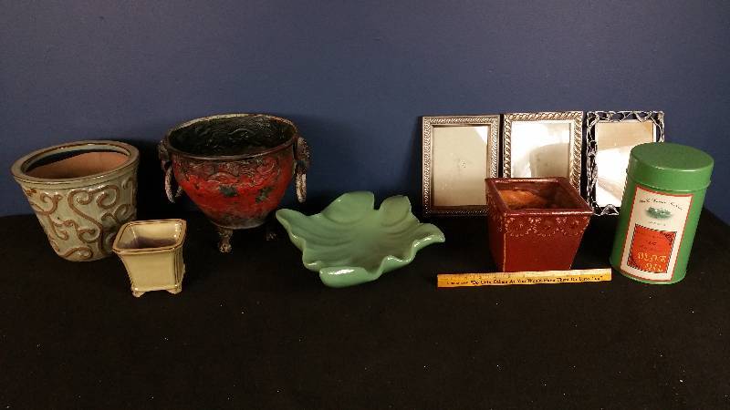 lot 122 image: Lion Container, Pictures Frames, Etc.