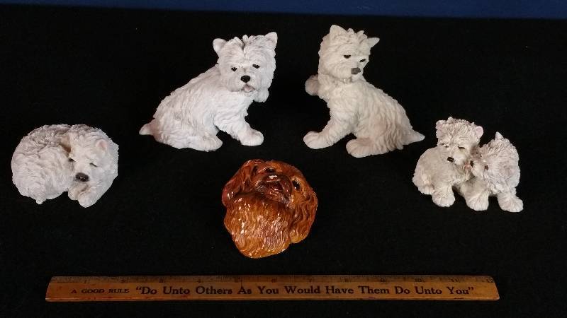 lot 124 image: Bossons Chalkware, Dog Lot
