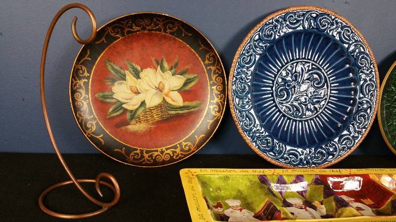 lot 125 image: Decorative Plates, Vintage Pair of Glasses, Etc.
