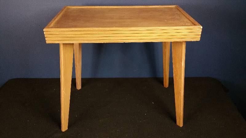 lot 11 image: Retro Occasional Table