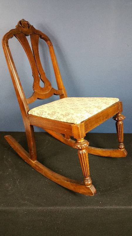 lot 14 image: Antique Mount Airy Chair Co. Rocking Chair