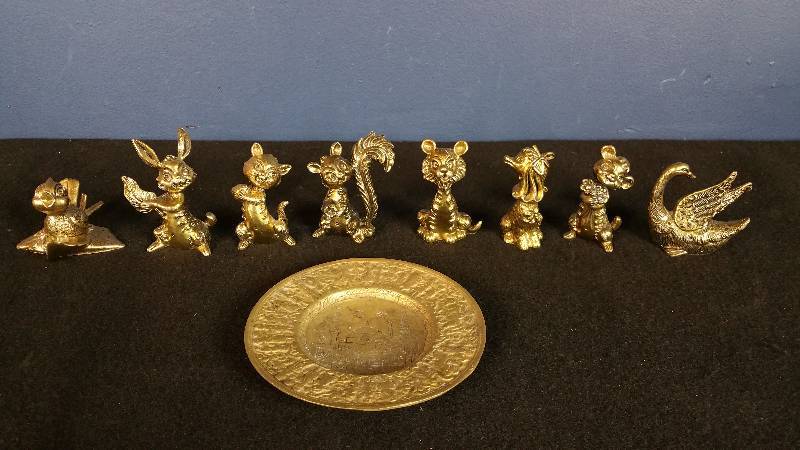 lot 144 image: Collectible Brass Figurines & Plate