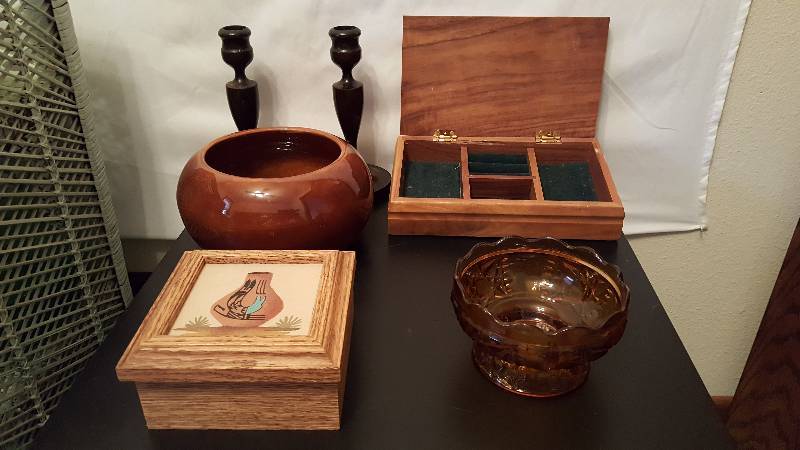 lot 78 image: Antique USA Pot, Wooden Navajo Box, Jewelry Box, Etc