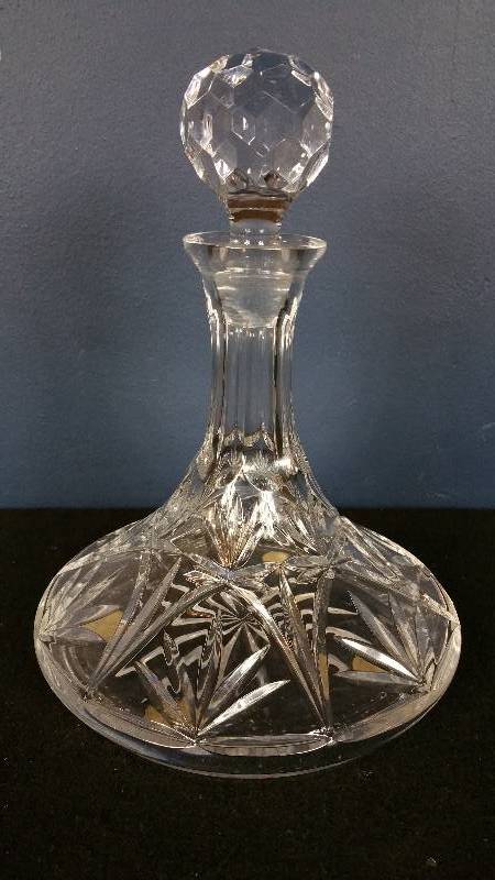 lot 5 image: Vintage Atlantis Lead Crystal Decanter