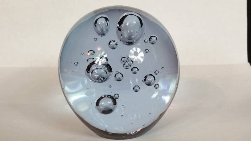 lot 61 image: Purple Controlled Air Bubble Glass Paperweight