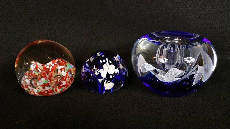lot 63 image: Group of (3) Murano Glass Paperweights