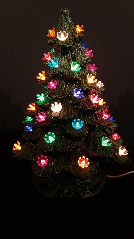 lot 85 image: Bird & Flower Vintage Light-up Ceramic Christmas Tree