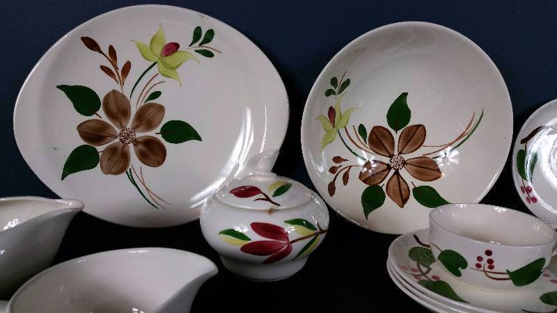 lot 93 image: Blue Ridge & Misc Dishware