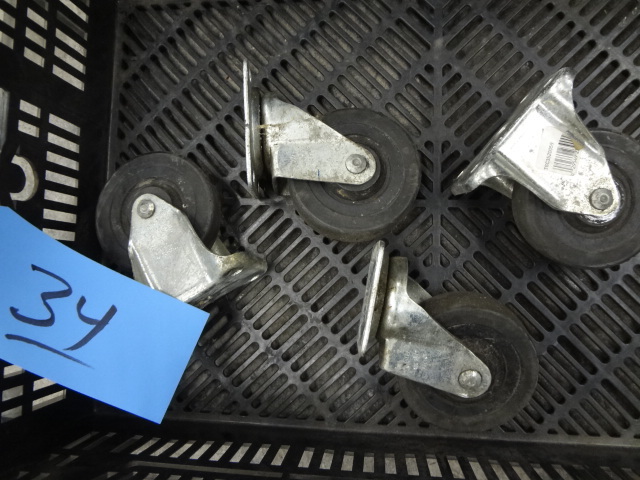 (4)  Casters
