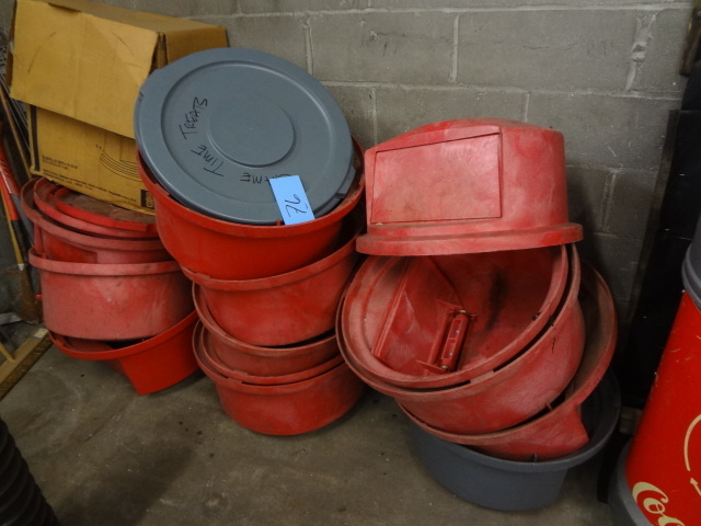 Lot of Spring Loaded Garbage Can Lids