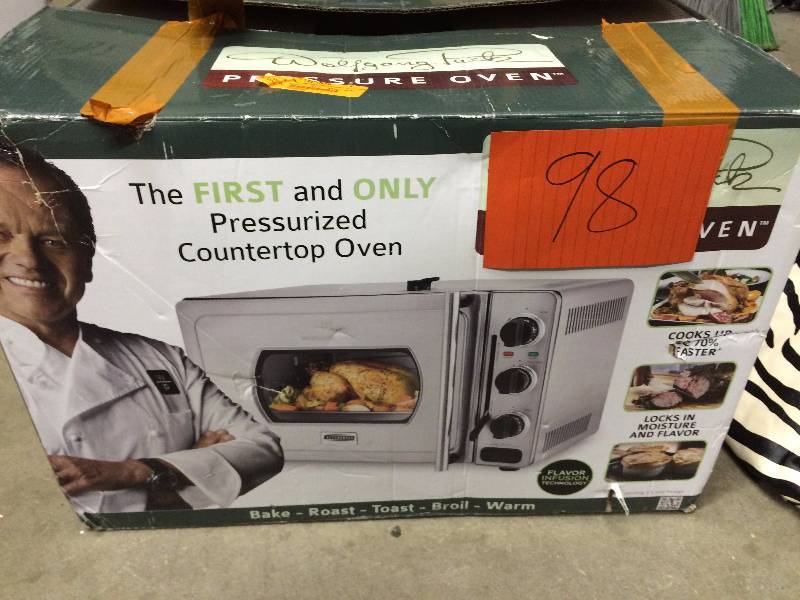 Wolfgang Puck Preassure Oven New small dent