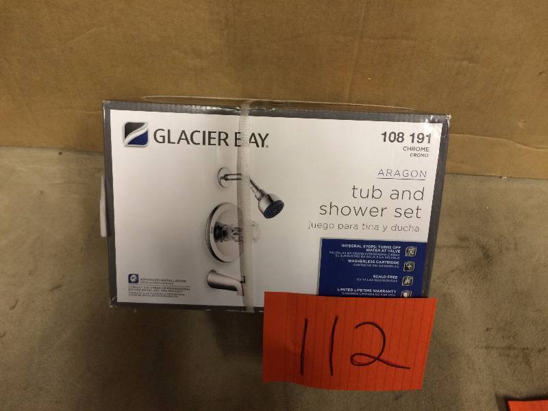 Glacier Bay Tub and Shower Set NEW
