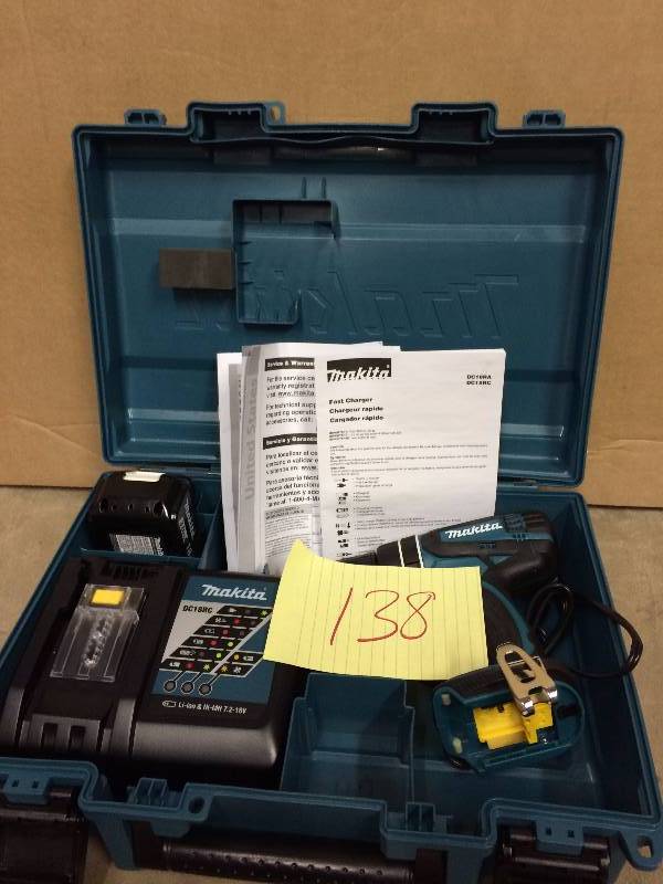 Makita 18-Volt LXT Lithium-Ion 12 in. Cordless Hammer DriverDrill Kit in Like New Condition