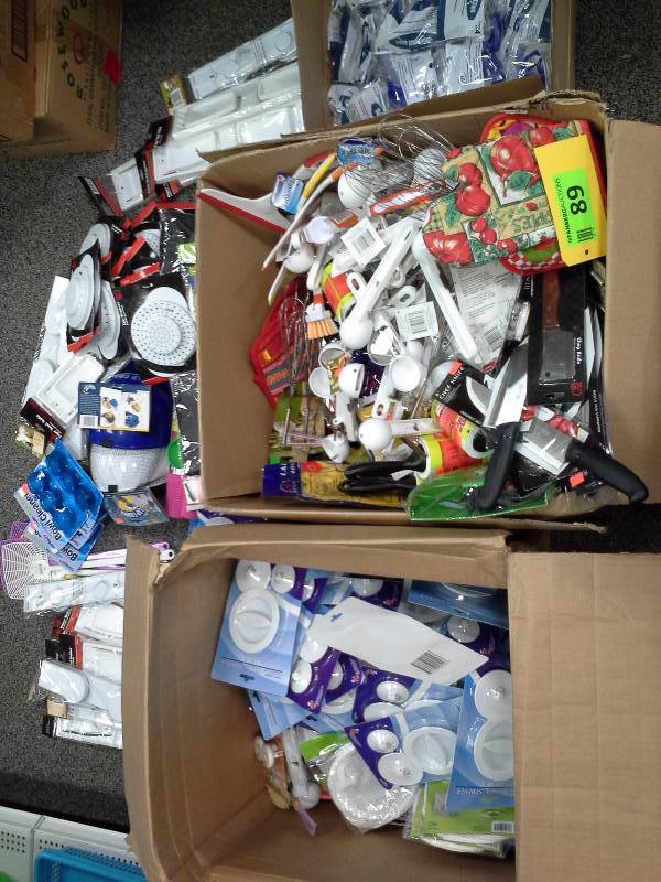 Large assortment of kitchen items