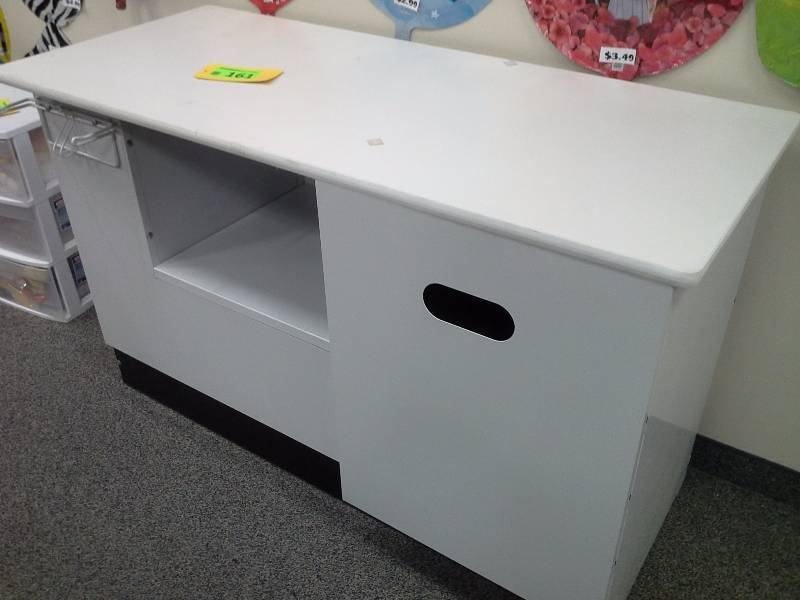 Pair of display tables