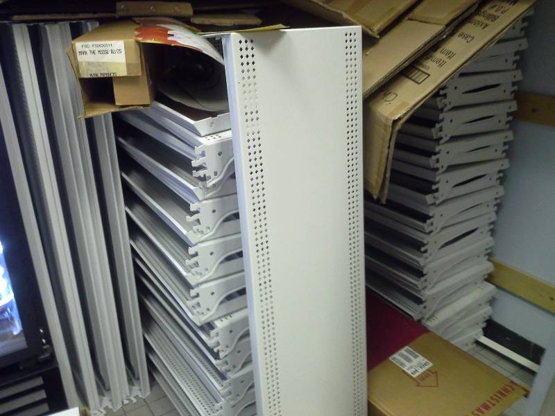 Assorted display shelves, miscellaneous parts