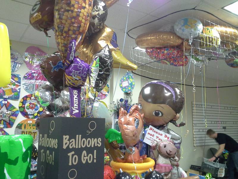 Assorted display units, inflated balloons