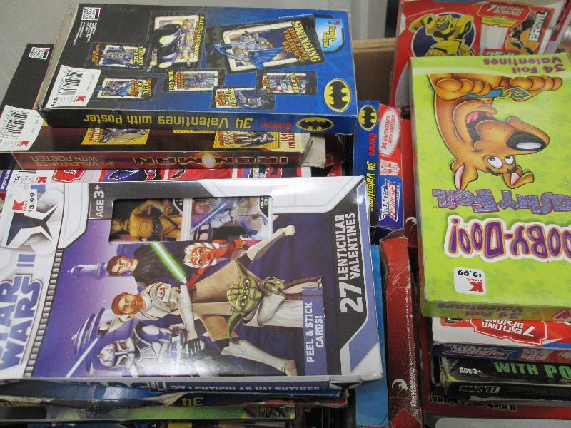 17x22x16 BOX OVERFLOWING WITH HUNDR...
