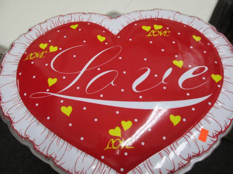 HANGING HEART WITH THE WORD LOVE ON...