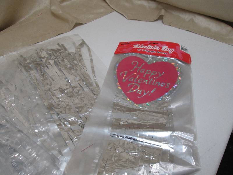 36 HOLOGRAPHIC VALENTINES DAY HAP...