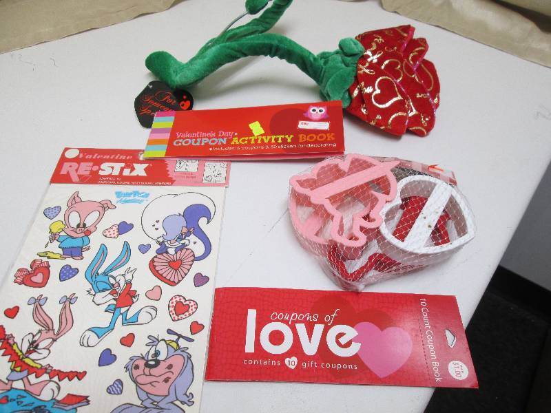 MISC VALENTINES DAY ITEMS ALL DISPL...