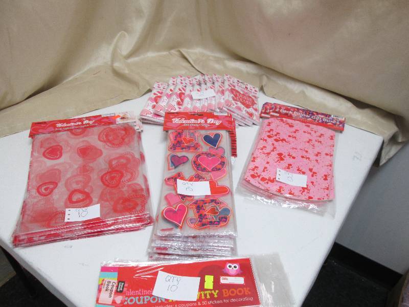 MISC PARTY ITEMS ALL DISPLAYED IN P...