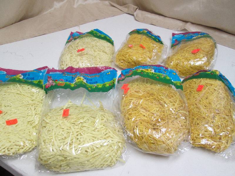 1.5 OZ BAGS OF YELLOW EASTER GRASS ...