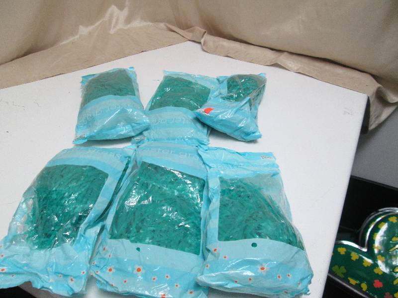 1.5 OZ BAGS OF GREEN EASTER GRASS Q...