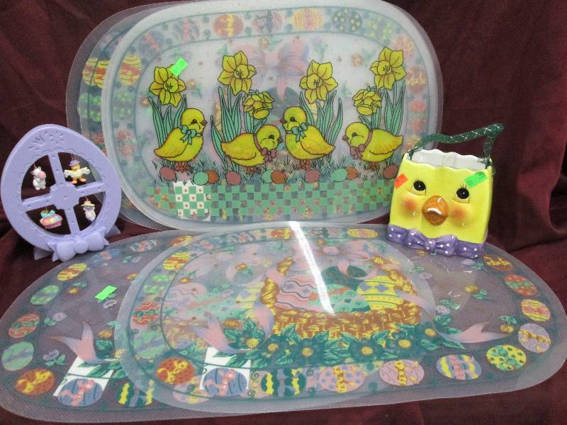 Easter Placemats (9 Count) with 2 E...