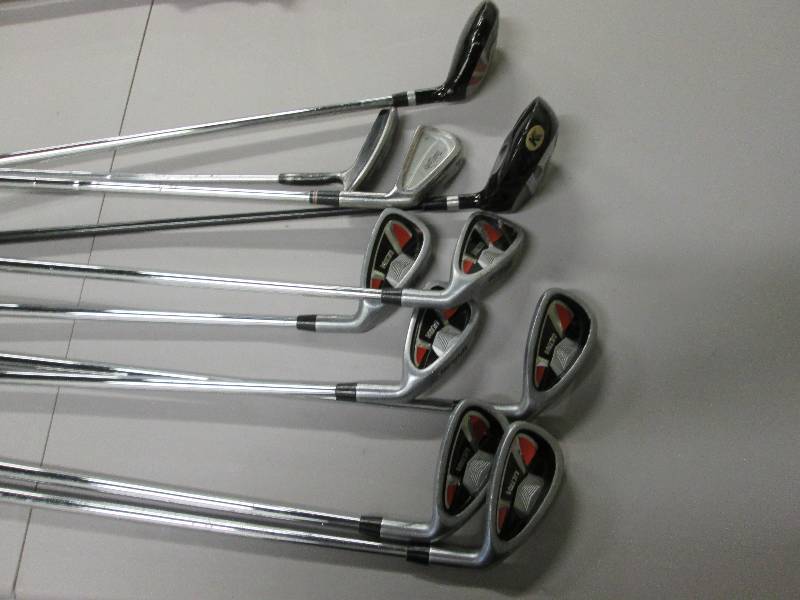 Wilson right handed golf clubs 5,6...