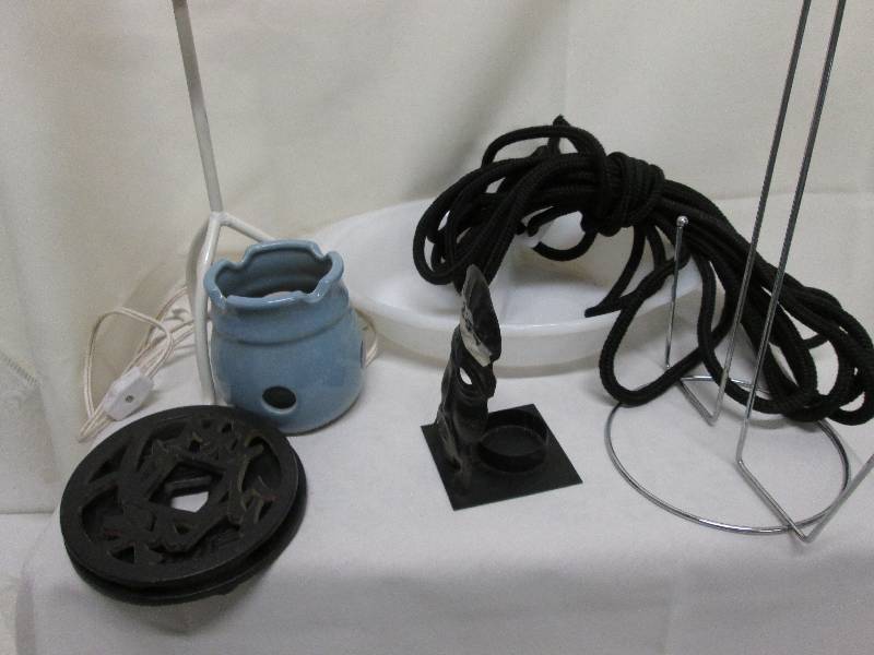 Mixed lot Paper towel holder, Micr...